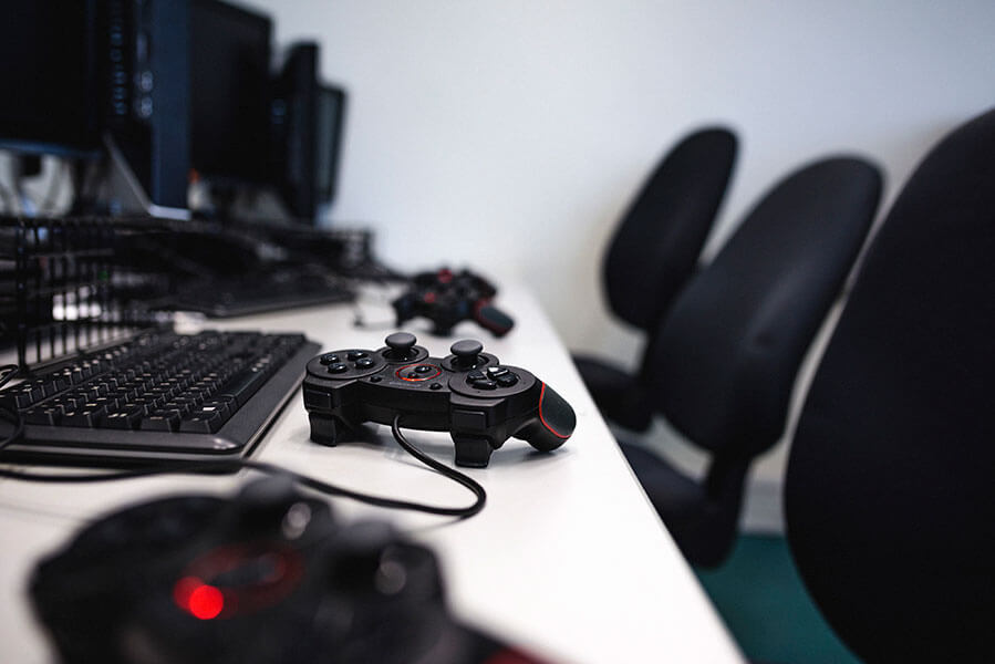 Specialist game lab for student use